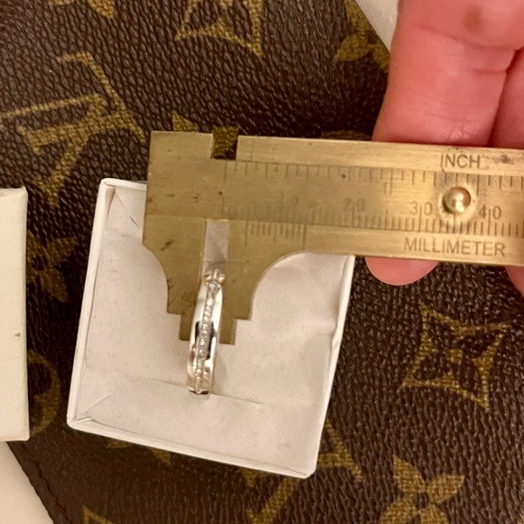 Diamond Gold Ring - Picture 7 of 8